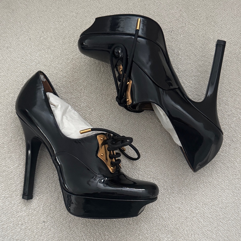 Brand New Gucci Oxford Patent Leather Pumps